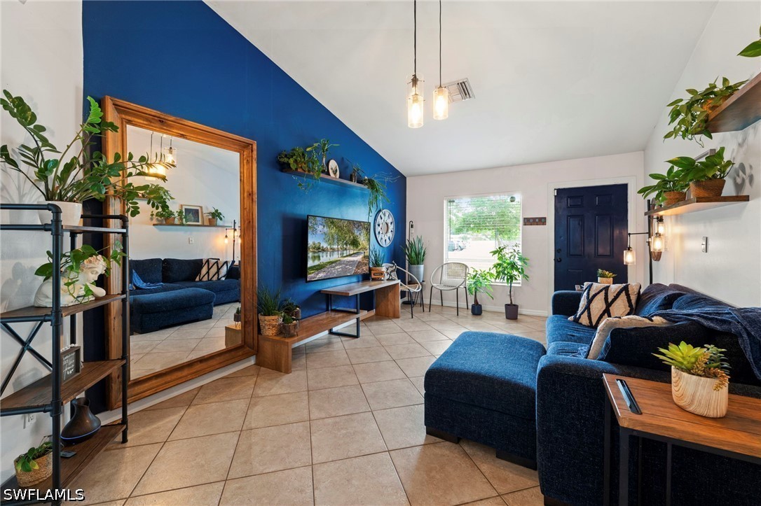 3 Bed Pool Home for Sale in Golden Gate City, photo 9