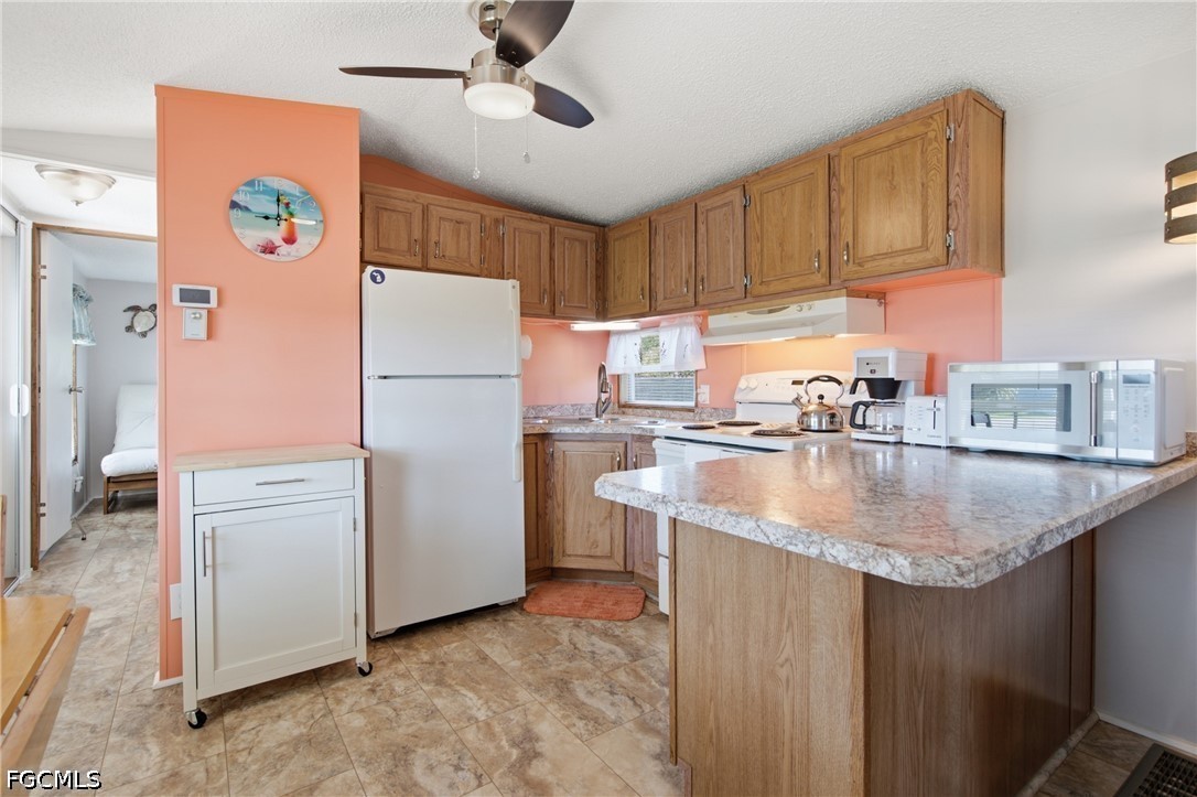 2 Bed ManufacturedHome for Sale in Fort Myers, photo 9