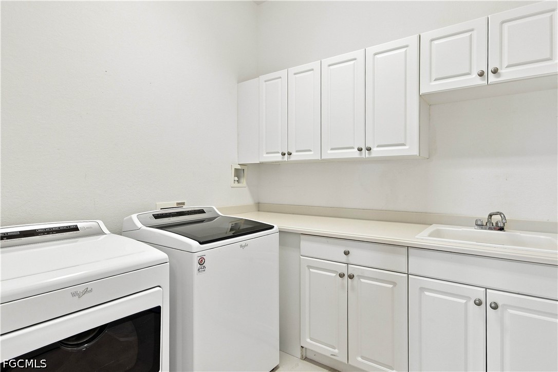 3 Bed Waterfront Home for Sale in Fort Myers, photo 9