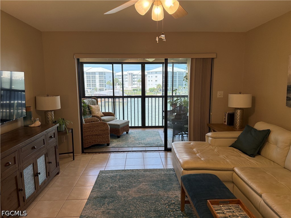 1 Bed Waterfront Home for Sale in Fort Myers Beach, photo 9