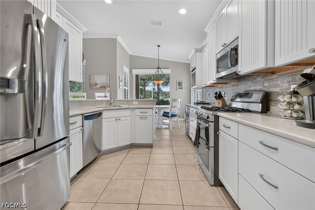 2 Bed Pool Home for Sale in Tivoli, photo 9