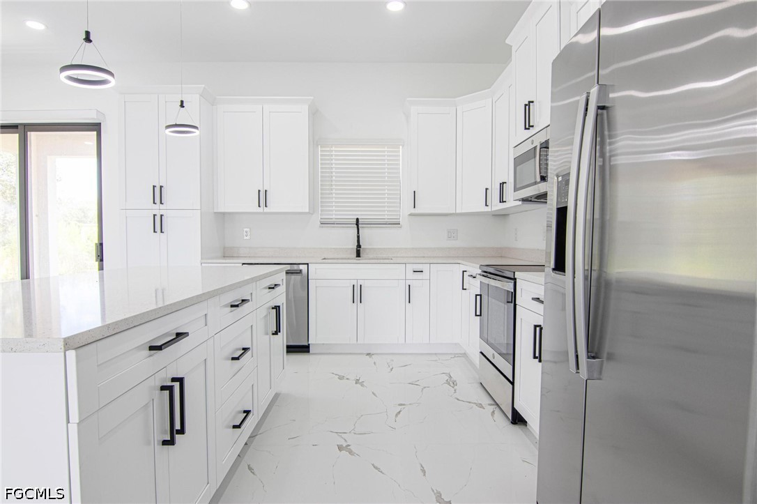 4 Bed SingleFamilyResidence for Sale in Lehigh Acres, photo 9