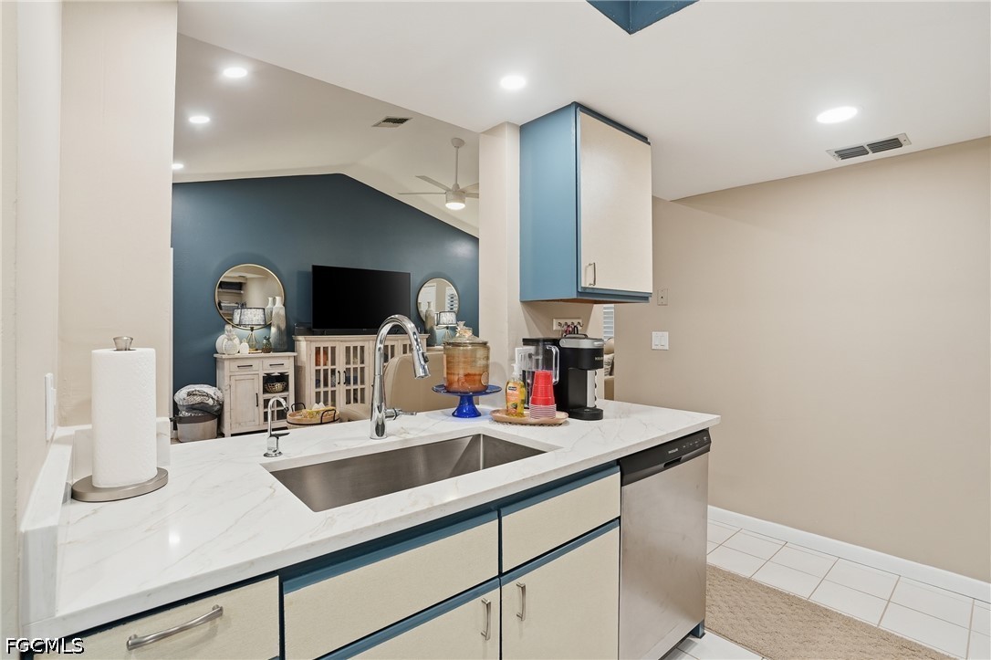 2 Bed Condominium for Sale in Fort Myers, photo 9
