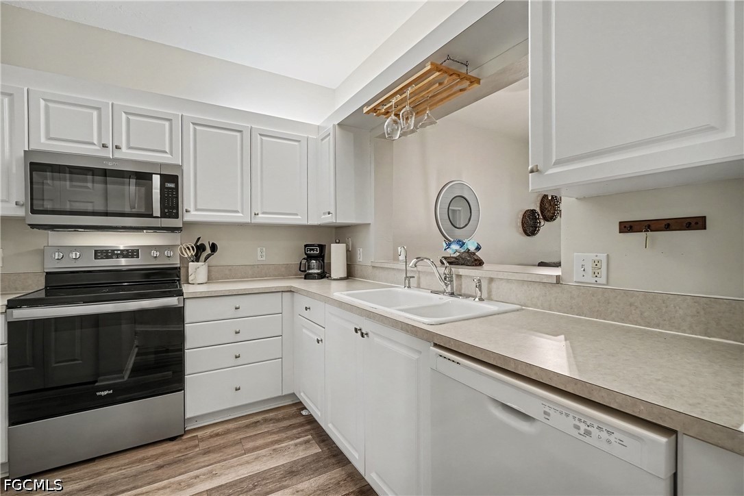 2 Bed Condominium for Sale in Willowbrook, photo 9