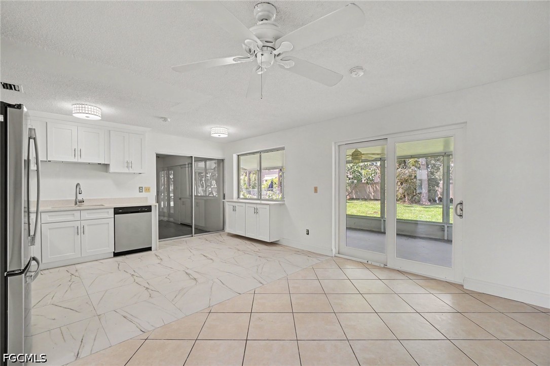 2 Bed SingleFamilyResidence for Sale in Cape Coral, photo 9