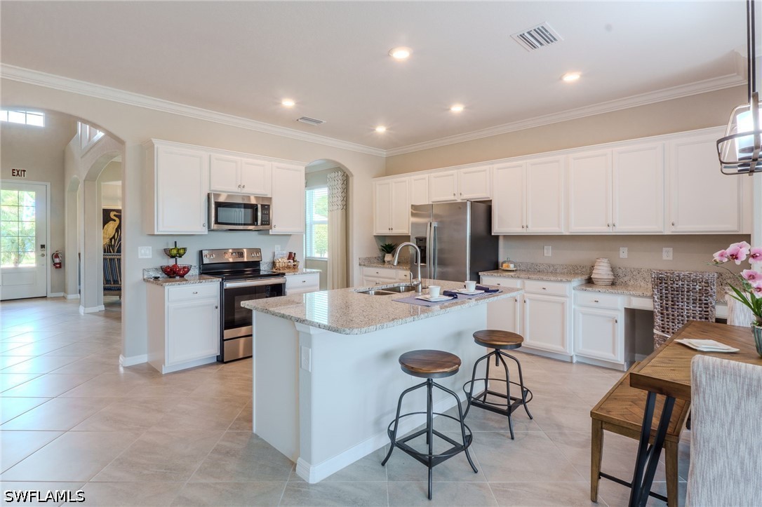 5 Bed Pool Home for Sale in Hampton Lakes, photo 9