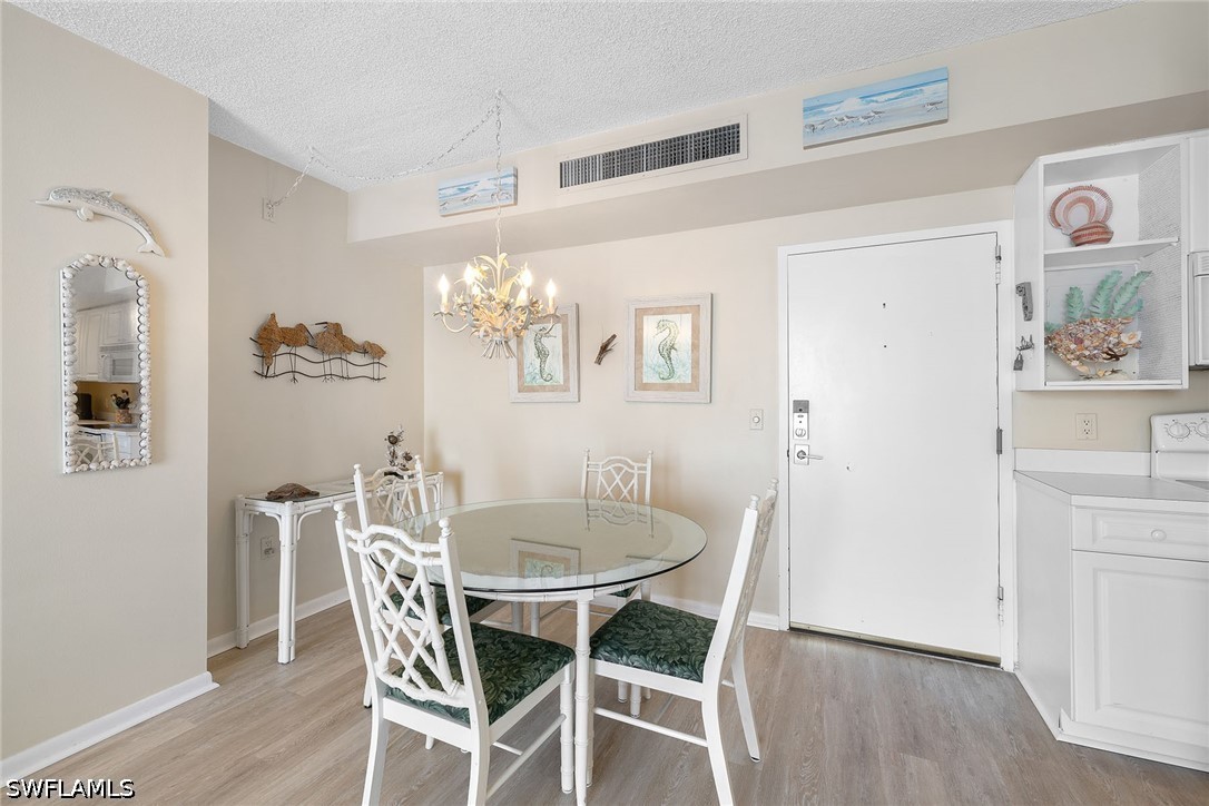 2 Bed Waterfront Home for Sale in Marco Island, photo 9