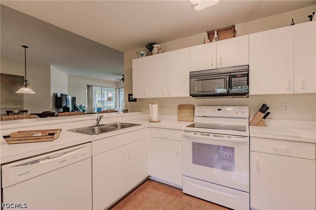 2 Bed Waterfront Home for Sale in Estero, photo 9