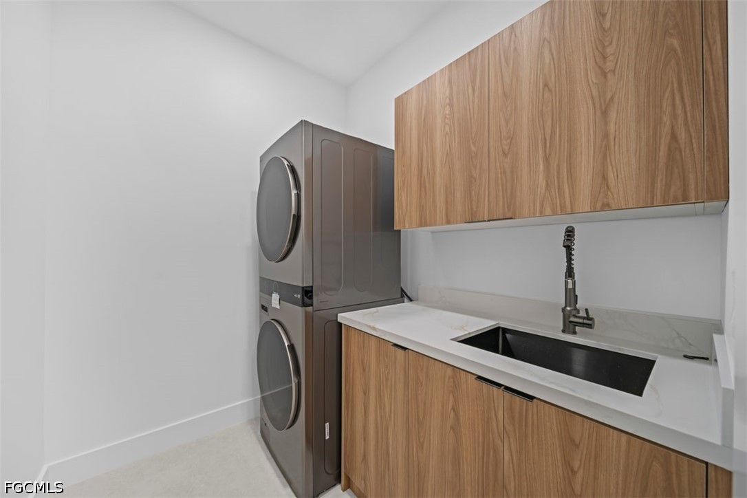 3 Bed SingleFamilyResidence for Sale in Lehigh Acres, photo 9