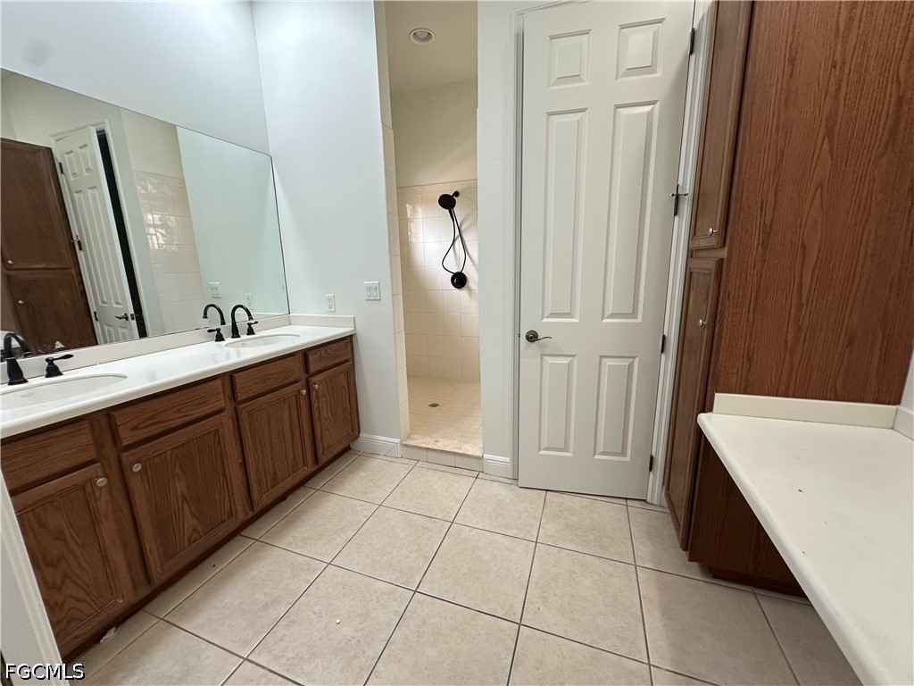 3 Bed Condominium for Sale in Tuscany Villas, photo 9