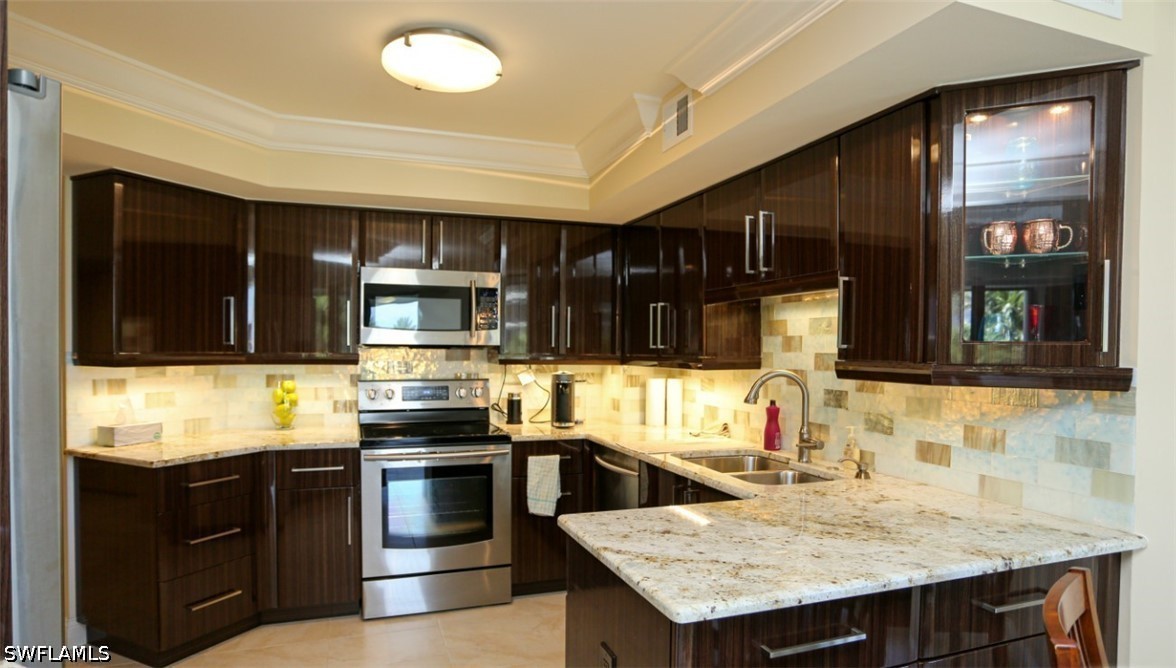 2 Bed Waterfront Home for Sale in Park Shore, photo 9