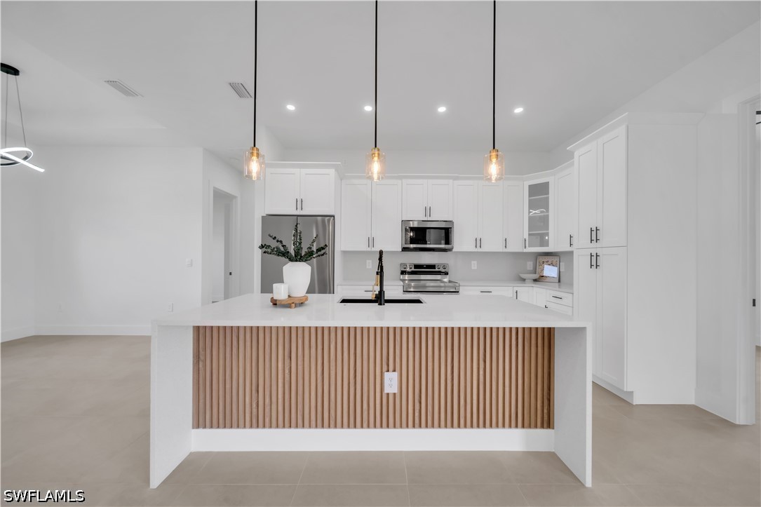 3 Bed SingleFamilyResidence for Sale in Lehigh Acres, photo 9