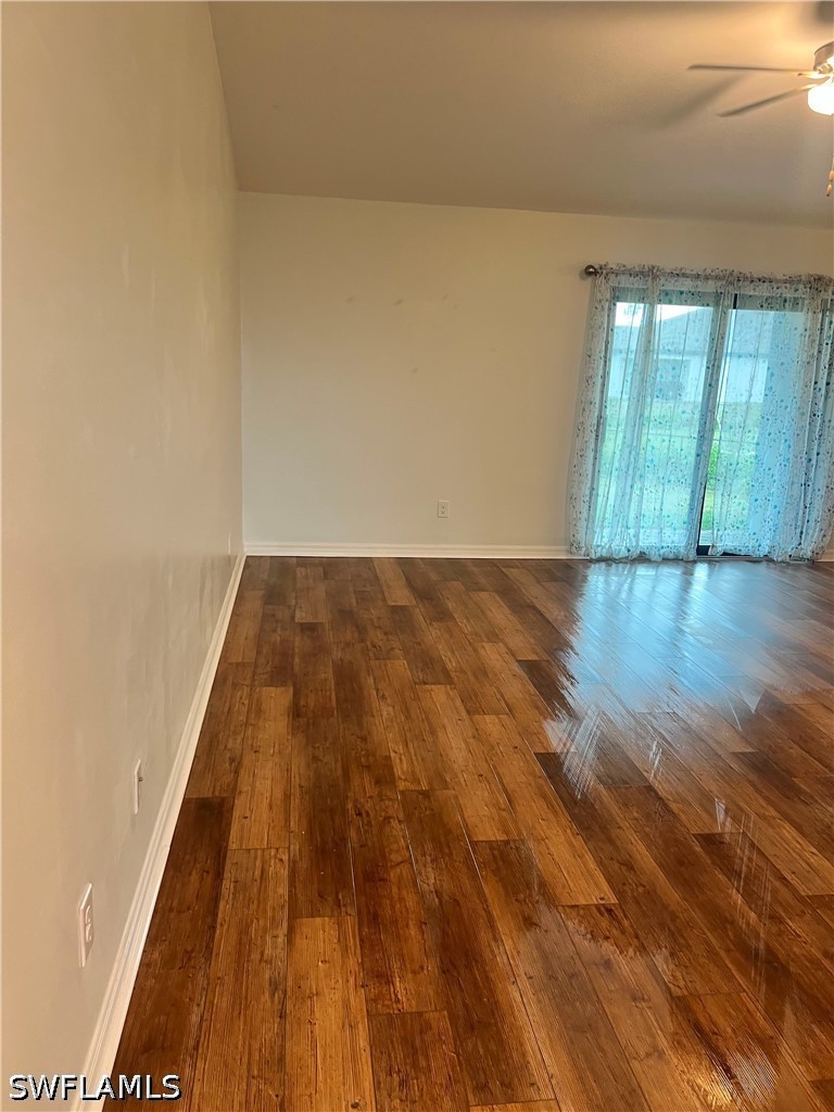 3 Bed SingleFamilyResidence for Sale in Mirror Lakes, photo 9