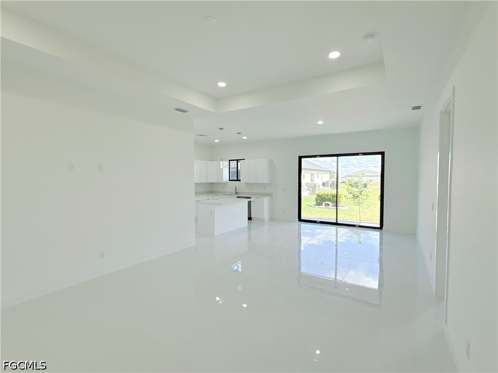 4 Bed SingleFamilyResidence for Sale in Cape Coral, photo 9