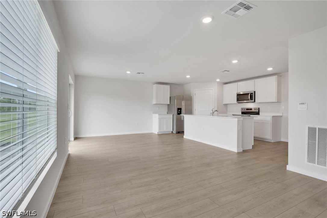3 Bed SingleFamilyResidence for Sale in Avalon, photo 9