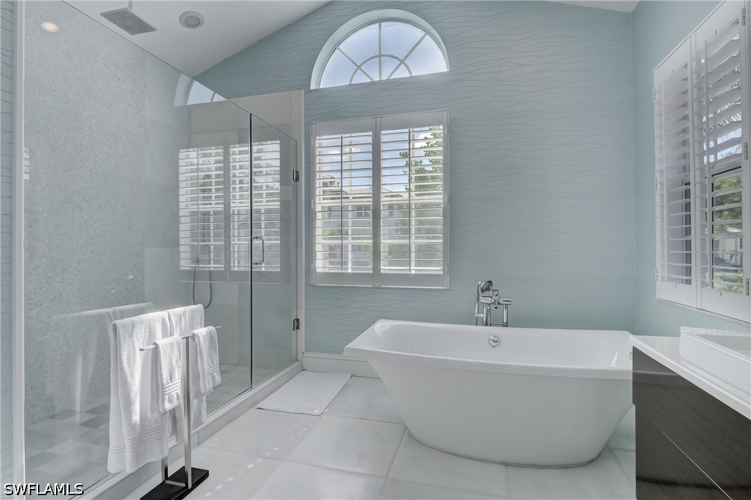 5 Bed Pool Home for Sale in Olde Naples, photo 9