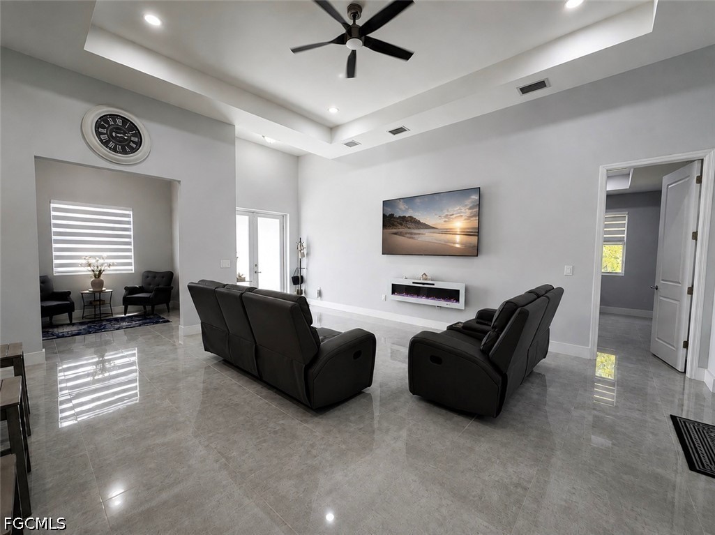 3 Bed SingleFamilyResidence for Sale in Lehigh Acres, photo 9