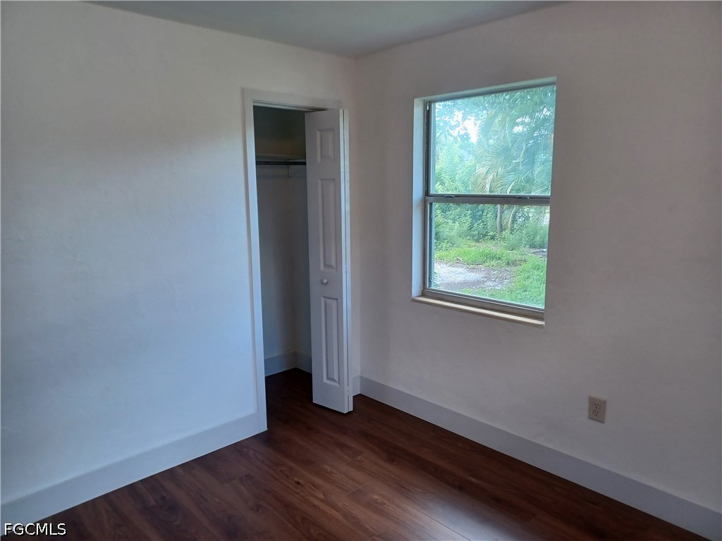 3 Bed SingleFamilyResidence for Sale in Fort Myers, photo 9