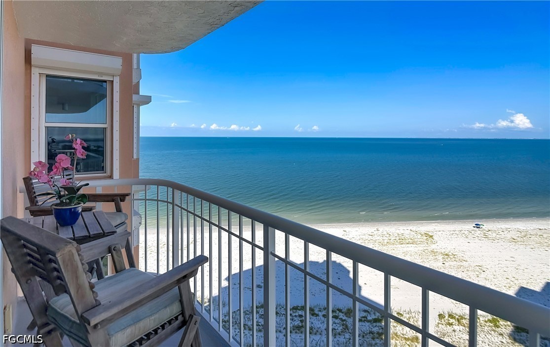 3 Bed Pool Home for Sale in Fort Myers Beach, photo 9
