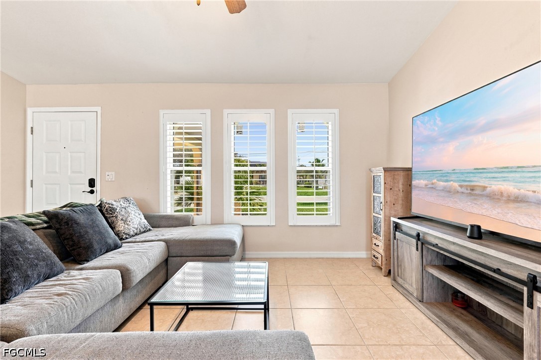 3 Bed SingleFamilyResidence for Sale in Cape Coral, photo 9