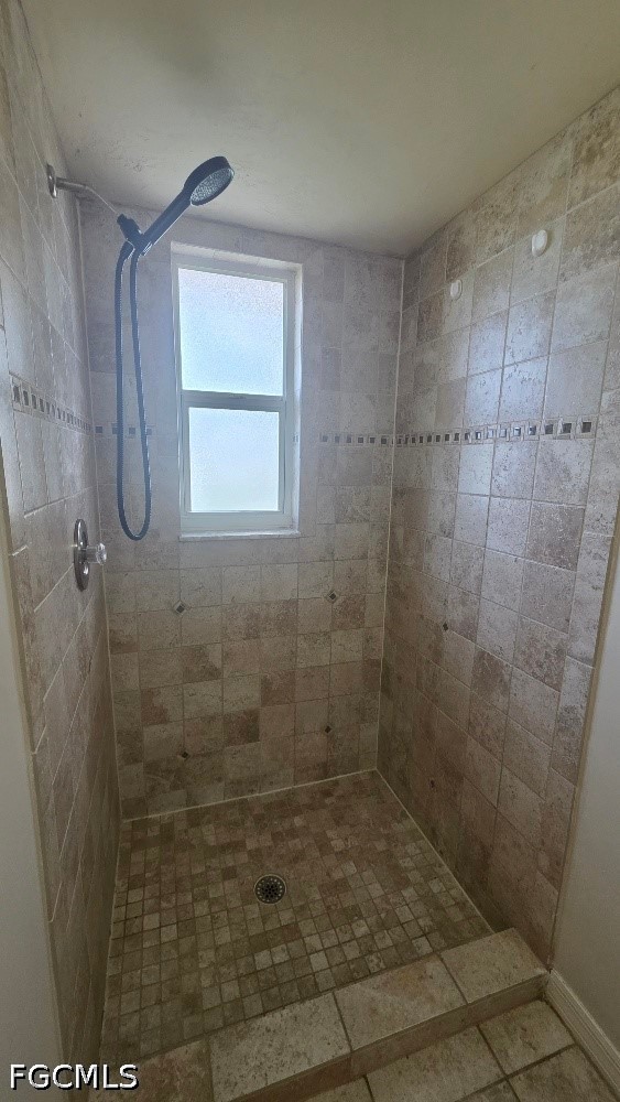 3 Bed SingleFamilyResidence for Sale in Lehigh Acres, photo 9