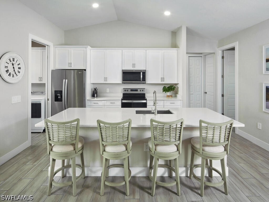 4 Bed SingleFamilyResidence for Sale in El Dorado Acres, photo 9