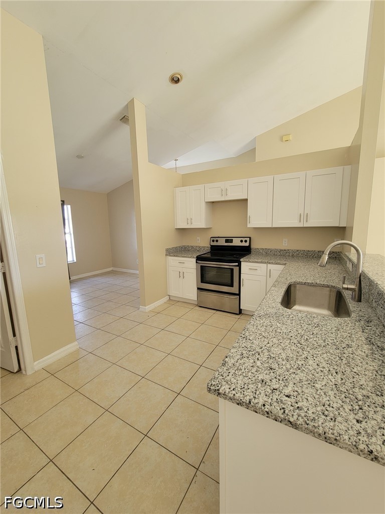 4 Bed SingleFamilyResidence for Sale in Lehigh Acres, photo 9