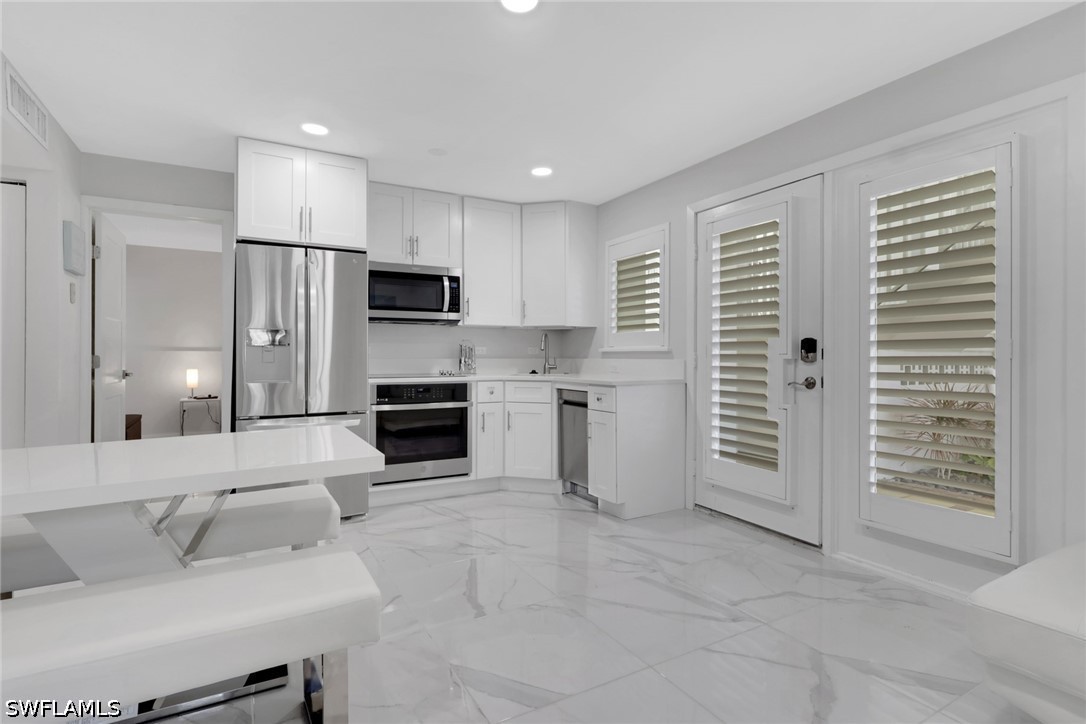2 Bed Condominium for Sale in Naples, photo 9