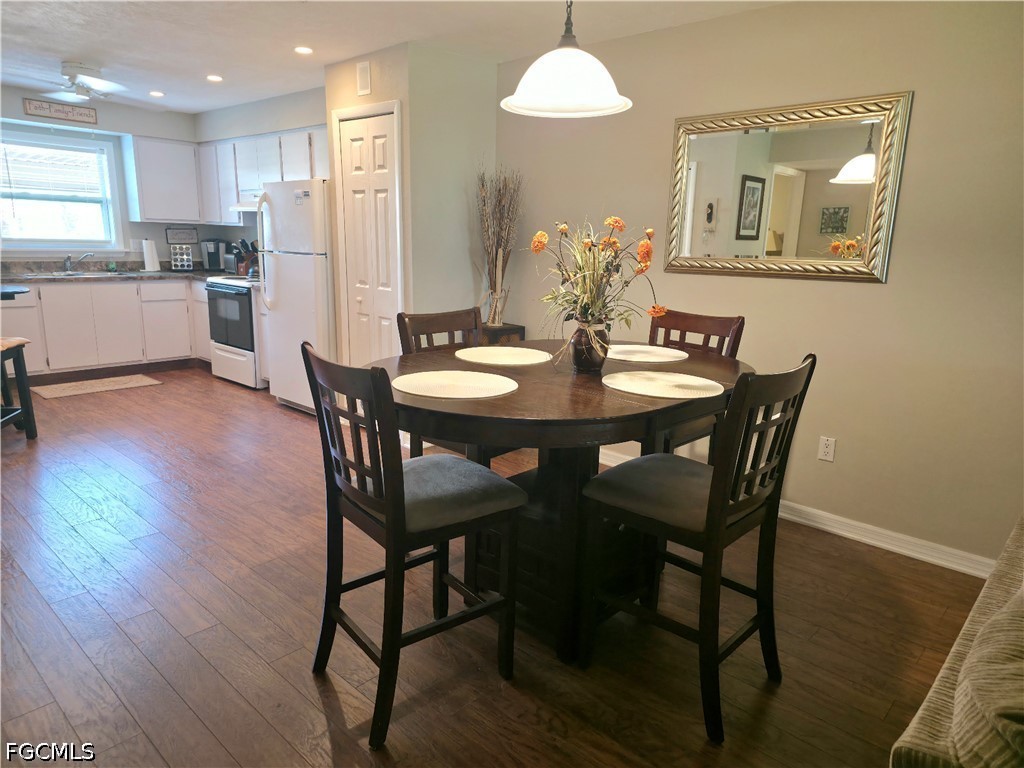 1 Bed Pool Home for Sale in Fort Myers, photo 9