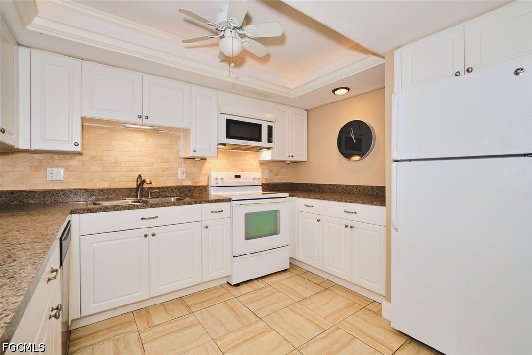 2 Bed Waterfront Home for Sale in Cape Coral, photo 9