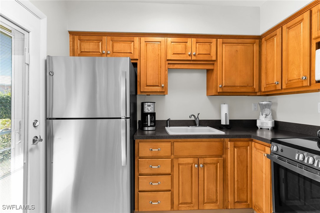 1 Bed Condominium for Sale in Seabreeze Apts, FL, $228,900 — photo 10