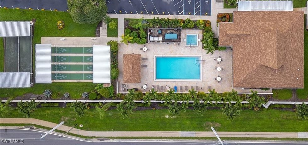 2 Bed ManufacturedHome for Sale in Naples, FL, $208,000 — photo 10