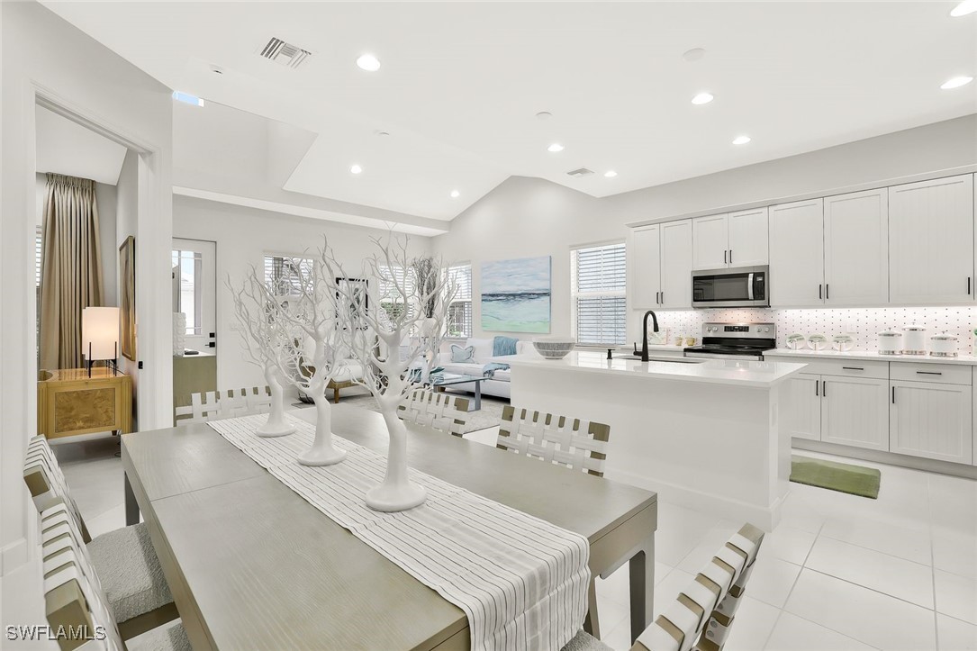 2 Bed Attached for Sale in Naples, photo 10