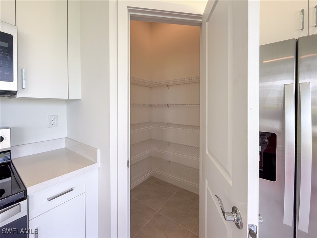 3 Bed Waterfront Home for Sale in Silverwood, FL, $421,307 — photo 10