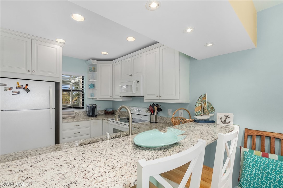 2 Bed Condominium for Sale in Bokeelia, photo 10