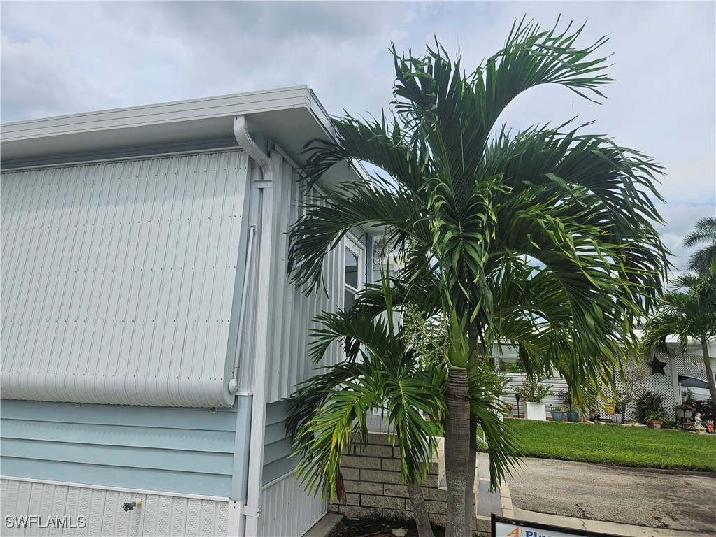 1 Bed ManufacturedHome for Sale in Naples, FL, $87,500 — photo 10