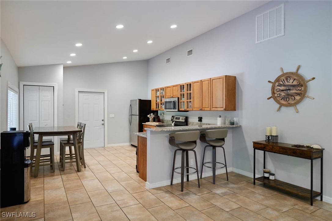 2 Bed SingleFamilyResidence for Sale in Buckingham, FL — photo 10