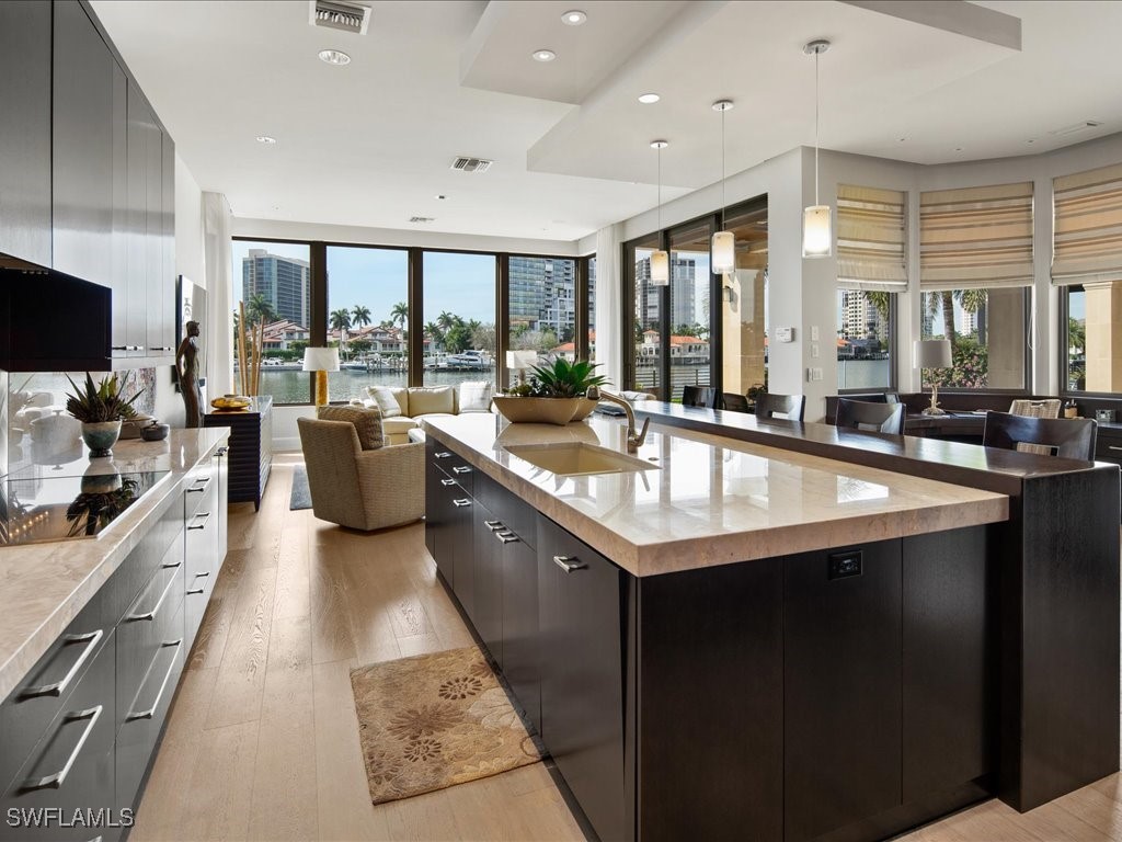 6 Bed Pool Home for Sale in Park Shore, photo 10