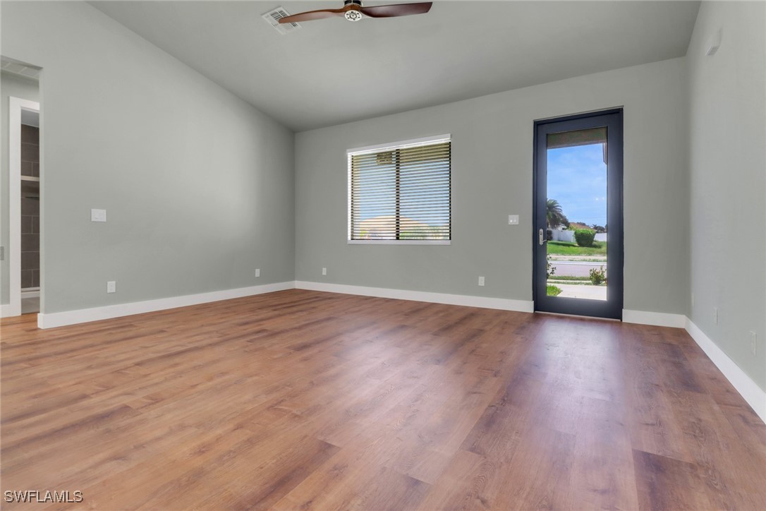3 Bed SingleFamilyResidence for Sale in Cape Coral, photo 10