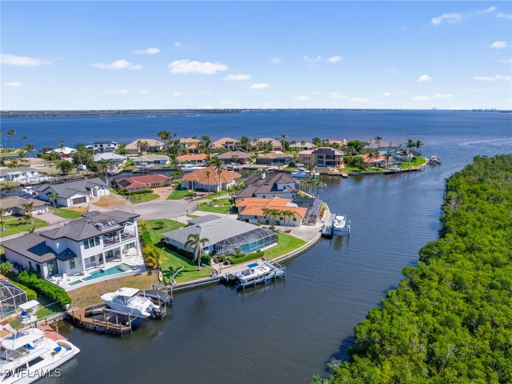 3 Bed Pool Home for Sale in Palm Acres, photo 10
