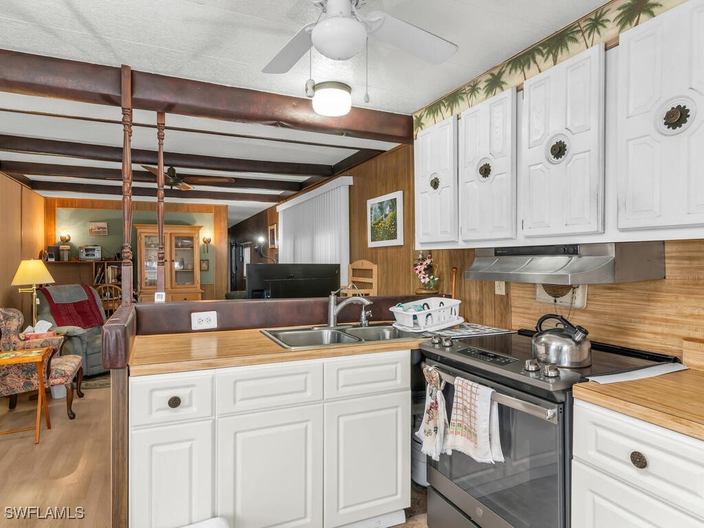 2 Bed ManufacturedHome for Sale in Naples, FL, $109,900 — photo 10