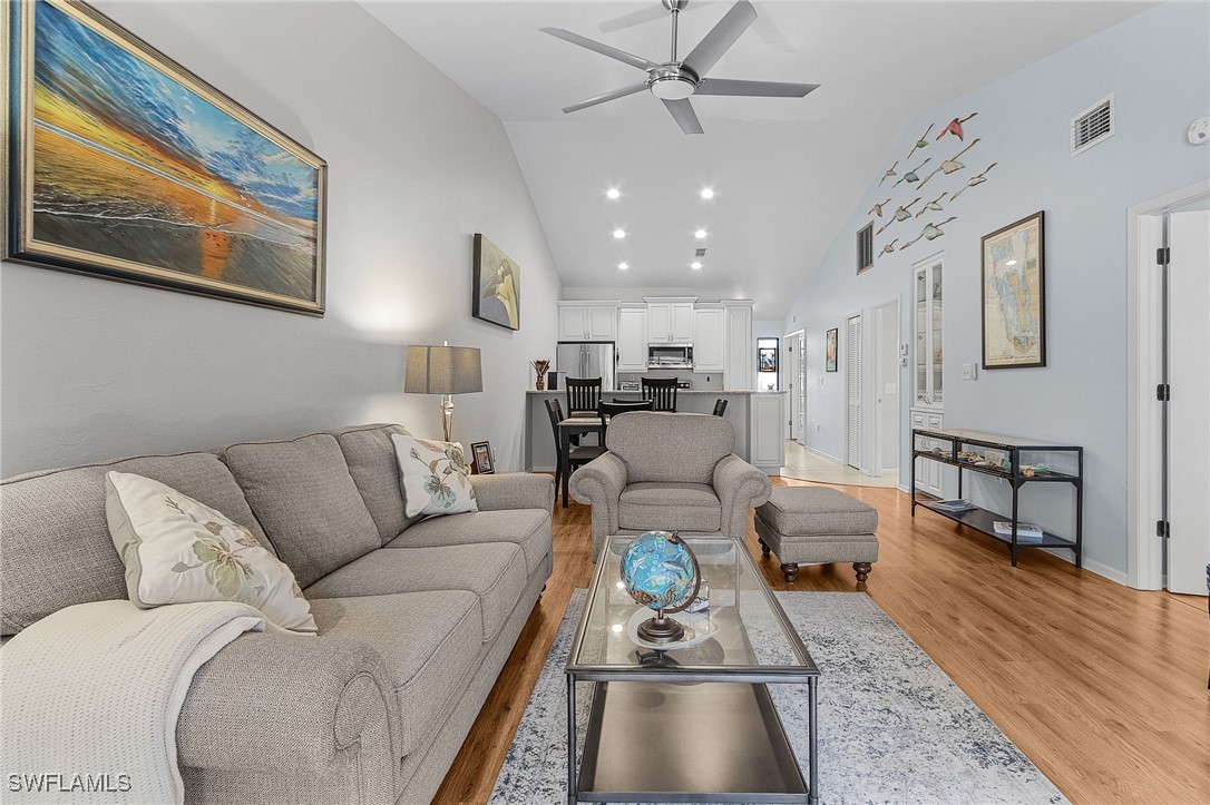 2 Bed Condominium for Sale in Bokeelia, photo 10