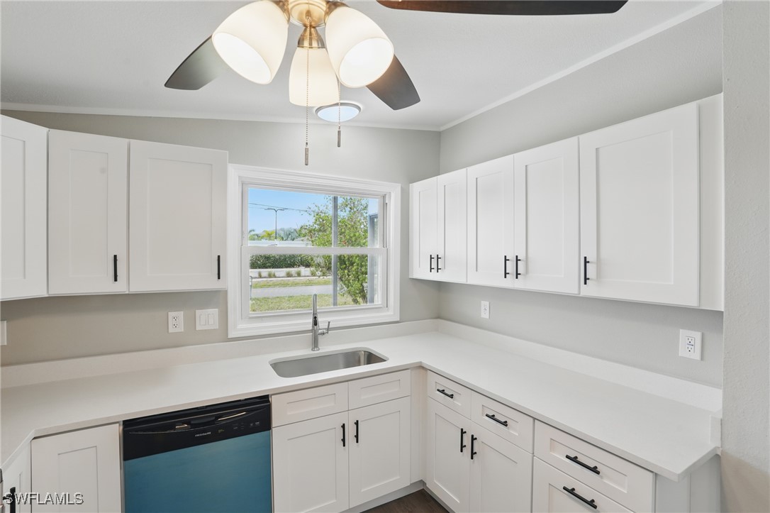 2 Bed ManufacturedHome for Sale in Naples, FL, $199,000 — photo 10
