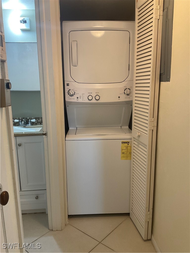 2 Bed Condominium for Sale in Fort Myers Beach, FL, $450,000 — photo 10