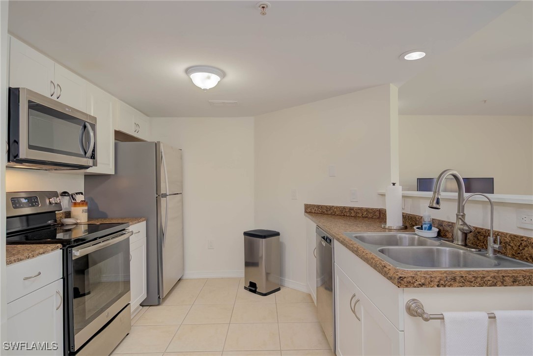 2 Bed Condominium for Sale in Four Mile Cove, FL, $144,900 — photo 10