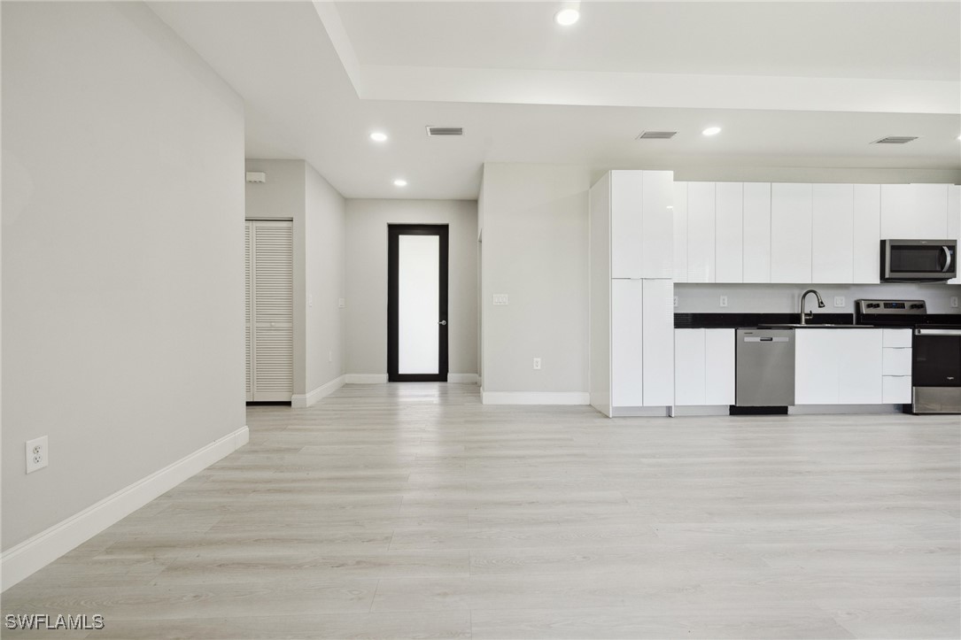 3 Bed SingleFamilyResidence for Sale in Lehigh Acres, photo 10