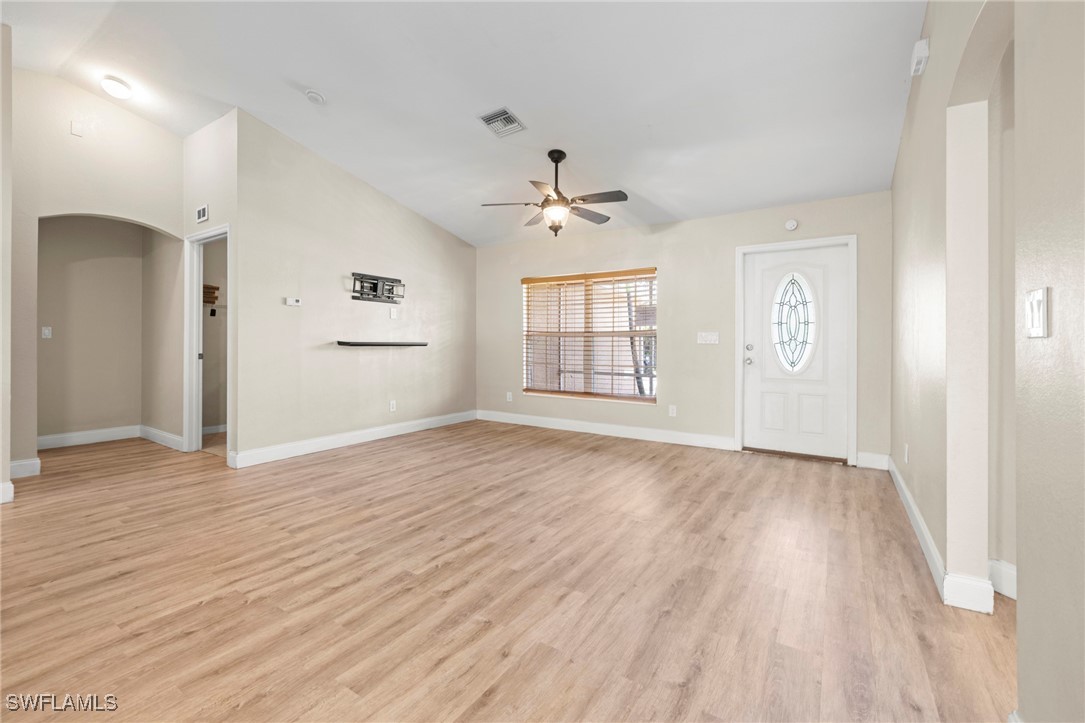 3 Bed SingleFamilyResidence for Sale in Fort Myers, FL — photo 10
