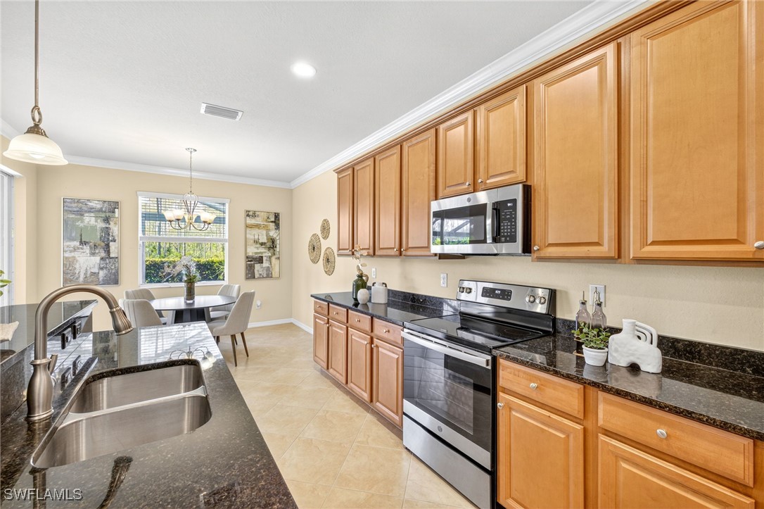 5 Bed Pool Home for Sale in Bella Terra, photo 10