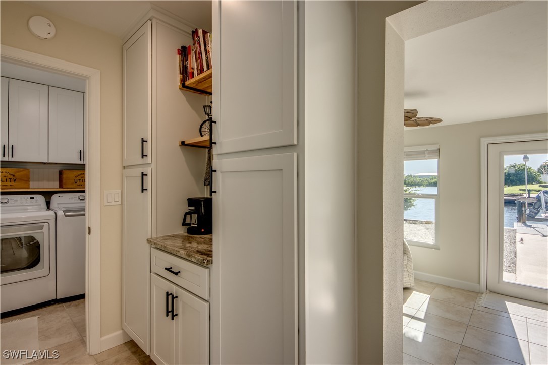 2 Bed Waterfront Home for Sale in Bokeelia, photo 10