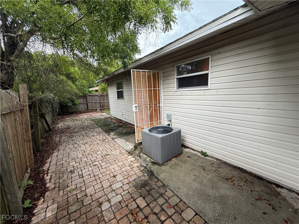 3 Bed SingleFamilyResidence for Sale in Naples, photo 10
